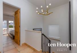 3 Bedroom Renovated Townhouse - Meia Praia - Lagos