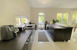 Exceptional Stand-Alone 2 bed 2 bath House, Hodges Creek- RH-187