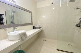 Exceptional Stand-Alone 2 bed 2 bath House, Hodges Creek- RH-187