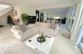 Exceptional Stand-Alone 2 bed 2 bath House, Hodges Creek- RH-187