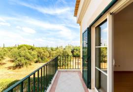 Two Bedroom Corner Townhouse with Pool in Vilamoura Algarve