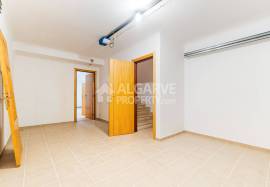 Two Bedroom Corner Townhouse with Pool in Vilamoura Algarve