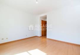Two Bedroom Corner Townhouse with Pool in Vilamoura Algarve