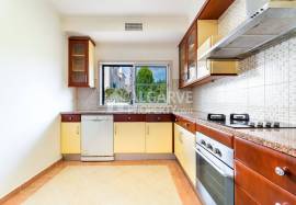 Two Bedroom Corner Townhouse with Pool in Vilamoura Algarve