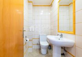 Two Bedroom Corner Townhouse with Pool in Vilamoura Algarve
