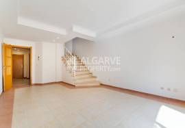 Two Bedroom Corner Townhouse with Pool in Vilamoura Algarve