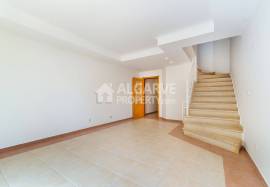 Two Bedroom Corner Townhouse with Pool in Vilamoura Algarve