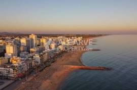 Excellent 1-Bedroom Apartment 50m from the Beach in Quarteira Excellent 1-Bedroom Apartment 50m from the Beach in Quarteira