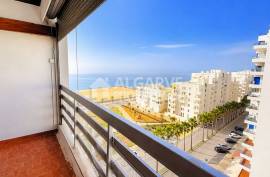 Excellent 1-Bedroom Apartment 50m from the Beach in Quarteira