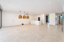 Tavira – Contemporary 3-bedroom villa with pool, rooftop terrace and Ria Formosa view