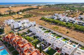 Tavira – Contemporary 3-bedroom villa with pool, rooftop terrace and Ria Formosa view