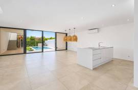 Tavira – Contemporary 3-bedroom villa with pool, rooftop terrace and Ria Formosa view
