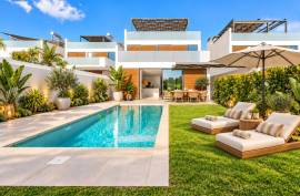 Tavira – Contemporary 3-bedroom villa with pool, rooftop terrace and Ria Formosa view