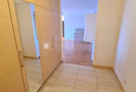 Apartment for rent in Riga, 90.00m2 Apartment for rent in Riga, 90.00m2