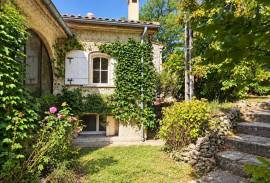 6 room, 138m2 House for sale in Les plans - 399 000 € *