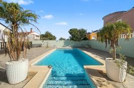listing listing