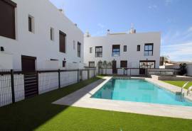 Modern Townhouses and Semi-Detached Homes in Pilar de la Horadada