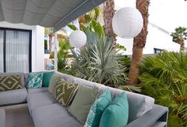 listing listing