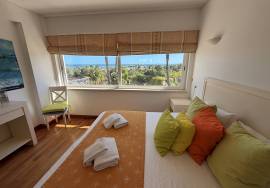 Beautiful Apartment with Views over Alvor Bay Located in Vale da Lama