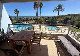 Beautiful Apartment with Views over Alvor Bay Located in Vale da Lama