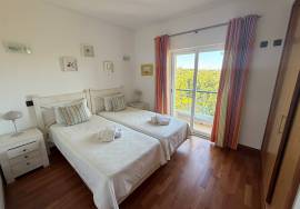 Beautiful Apartment with Views over Alvor Bay Located in Vale da Lama