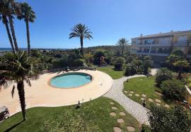 Beautiful Apartment with Views over Alvor Bay Located in Vale da Lama