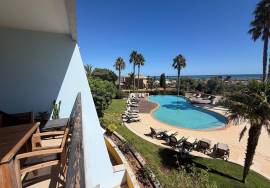 Beautiful Apartment with Views over Alvor Bay Located in Vale da Lama