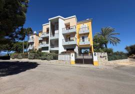 Beautiful Apartment with Views over Alvor Bay Located in Vale da Lama