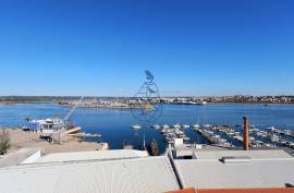 2 bedroom penthouse with magnificent views of the Arade River in Portimão 2 bedroom penthouse with magnificent views of the Arade River in Portimão