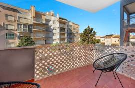2 bedroom apartment with garage and swimming pool 5 minutes from the beach in Armação de Pera 2 bedroom apartment with garage and swimming pool 5 minutes from the beach in Armação de Pera