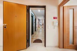 2 bedroom apartment with garage and swimming pool 5 minutes from the beach in Armação de Pera 2 bedroom apartment with garage and swimming pool 5 minutes from the beach in Armação de Pera