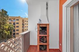 2 bedroom apartment with garage and swimming pool 5 minutes from the beach in Armação de Pera 2 bedroom apartment with garage and swimming pool 5 minutes from the beach in Armação de Pera