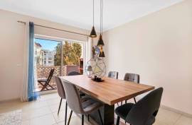 2 bedroom apartment with garage and swimming pool 5 minutes from the beach in Armação de Pera 2 bedroom apartment with garage and swimming pool 5 minutes from the beach in Armação de Pera
