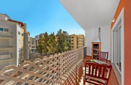 2 bedroom apartment with garage and swimming pool 5 minutes from the beach in Armação de Pera 2 bedroom apartment with garage and swimming pool 5 minutes from the beach in Armação de Pera