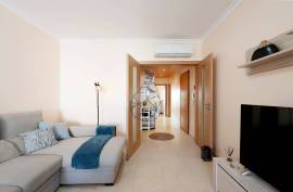 2 bedroom apartment with garage and swimming pool 5 minutes from the beach in Armação de Pera 2 bedroom apartment with garage and swimming pool 5 minutes from the beach in Armação de Pera
