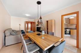 2 bedroom apartment with garage and swimming pool 5 minutes from the beach in Armação de Pera 2 bedroom apartment with garage and swimming pool 5 minutes from the beach in Armação de Pera