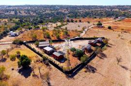 Excellent income opportunity AL ! Land of 3160 m² with 7 equipped mobil-homes in Albufeira