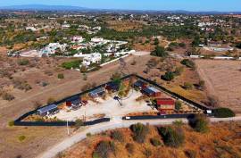 Excellent income opportunity AL ! Land of 3160 m² with 7 equipped mobil-homes in Albufeira