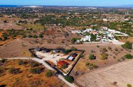 Excellent income opportunity AL ! Land of 3160 m² with 7 equipped mobil-homes in Albufeira