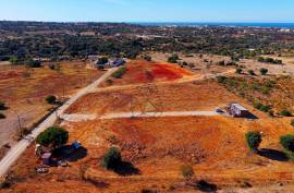 Rustic land of 10,320 m² with equipped mobile home and water borehole in Albufeira Rustic land of 10,320 m² with equipped mobile home and water borehole in Albufeira