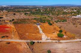 Rustic land of 10,320 m² with equipped mobile home and water borehole in Albufeira Rustic land of 10,320 m² with equipped mobile home and water borehole in Albufeira