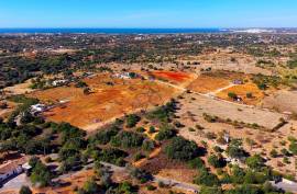 Rustic land of 10,320 m² with equipped mobile home and water borehole in Albufeira Rustic land of 10,320 m² with equipped mobile home and water borehole in Albufeira