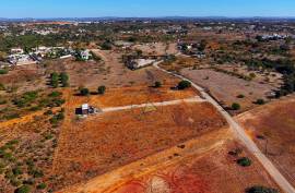 Rustic land of 10,320 m² with equipped mobile home and water borehole in Albufeira Rustic land of 10,320 m² with equipped mobile home and water borehole in Albufeira