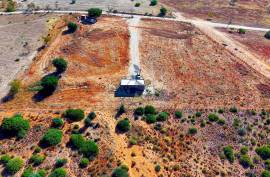 Rustic land of 10,320 m² with equipped mobile home and water borehole in Albufeira Rustic land of 10,320 m² with equipped mobile home and water borehole in Albufeira