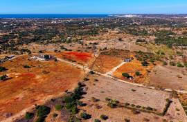 Rustic land of 10,320 m² with equipped mobile home and water borehole in Albufeira Rustic land of 10,320 m² with equipped mobile home and water borehole in Albufeira