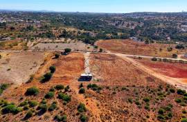 Rustic land of 10,320 m² with equipped mobile home and water borehole in Albufeira Rustic land of 10,320 m² with equipped mobile home and water borehole in Albufeira