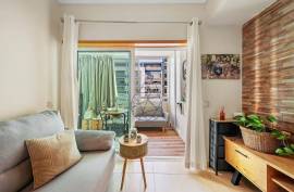 1 Bedroom Apartment with Pool Ideal for Living or Investing in Portimão