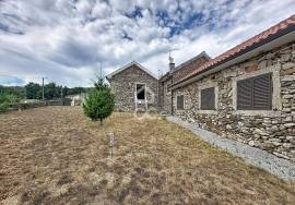 4 Bedroom Villa, in Granite with Land and Unobstructed Views, next to the Alto Rabagão Dam
