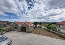 4 Bedroom Villa, in Granite with Land and Unobstructed Views, next to the Alto Rabagão Dam 4 Bedroom Villa, in Granite with Land and Unobstructed Views, next to the Alto Rabagão Dam