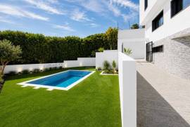 Moradia T5 na Amoreira com vista mar, piscina e jardim privativo Moradia T5 na Amoreira com vista mar, piscina e jardim privativo